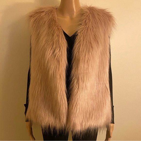 Forever 21 Faux Fur Vest - Picture 1 of 4